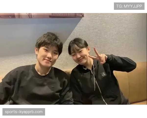 张本智和上场冷若冰霜，赛后那张卡比我年薪还猛