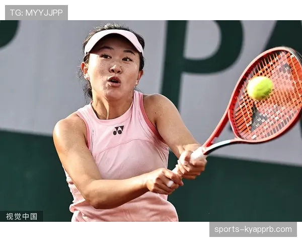 朱琳训练完直接啃鸡腿？这反差谁懂啊