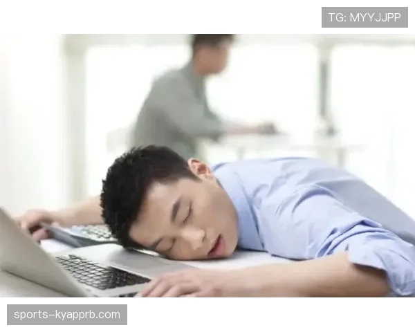 沙滩足球规则：三节制比赛、无限换人与无越位的关键差异